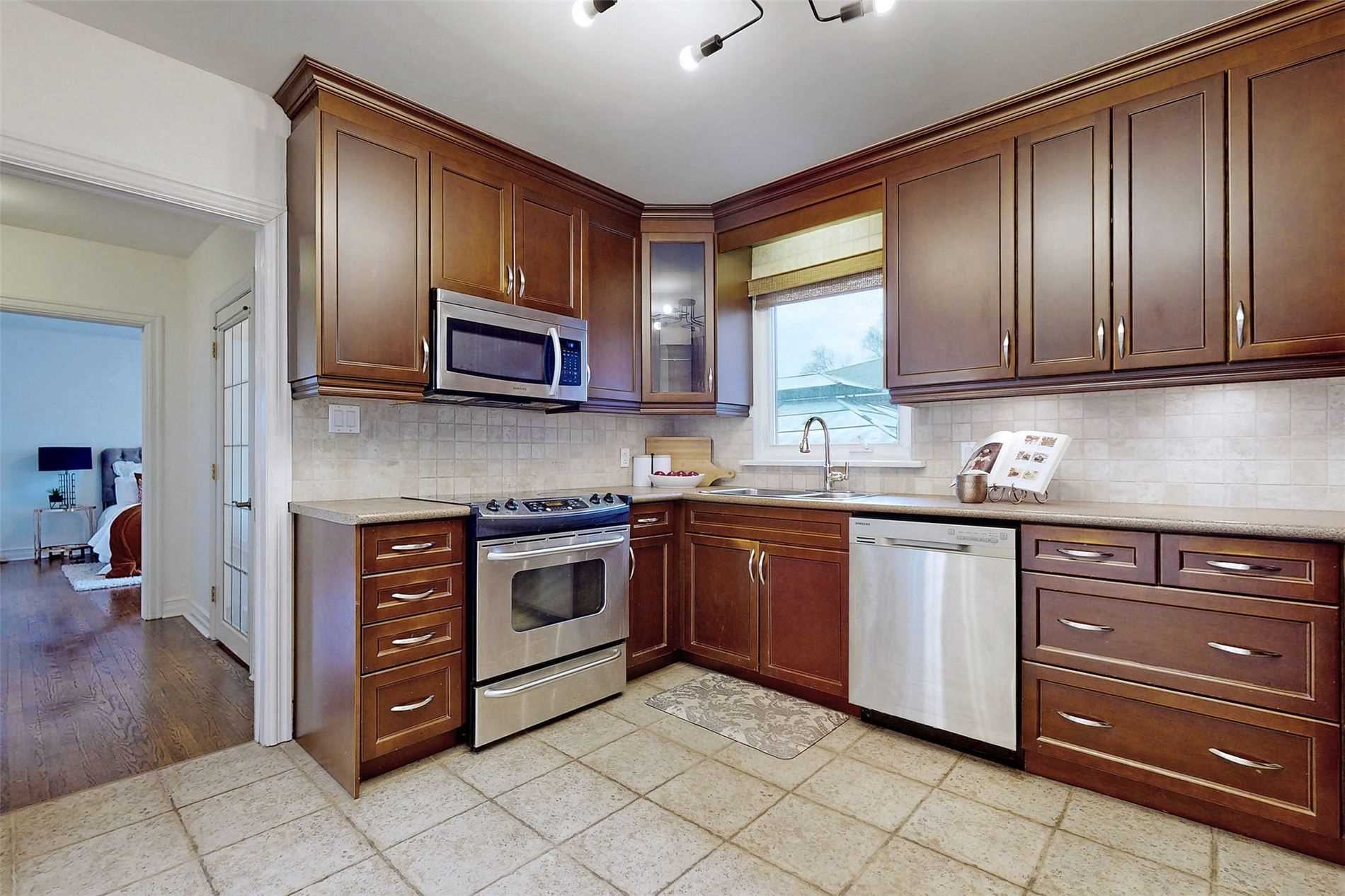 9 Boreal Rd