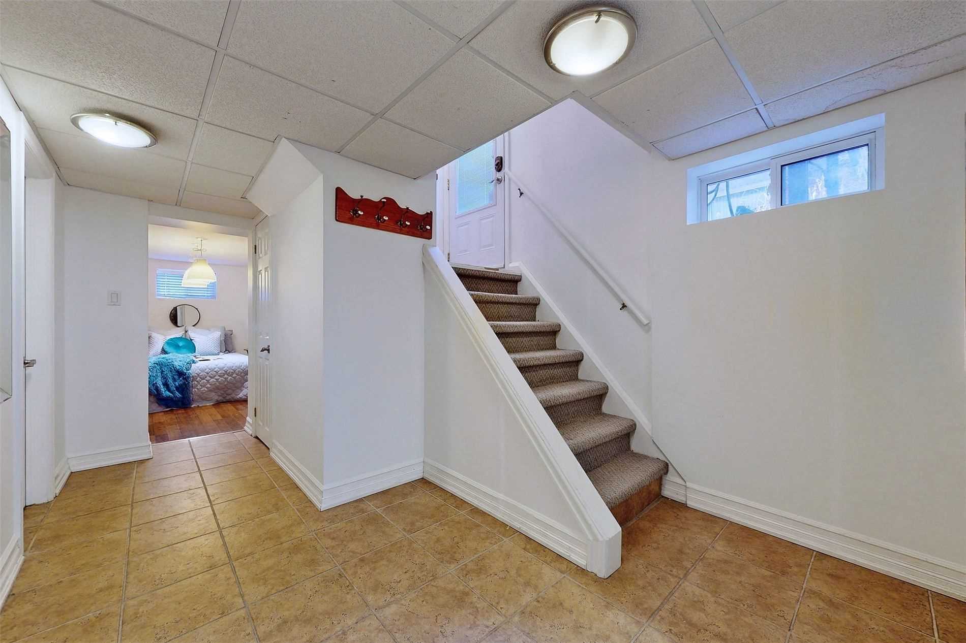9 Boreal Rd