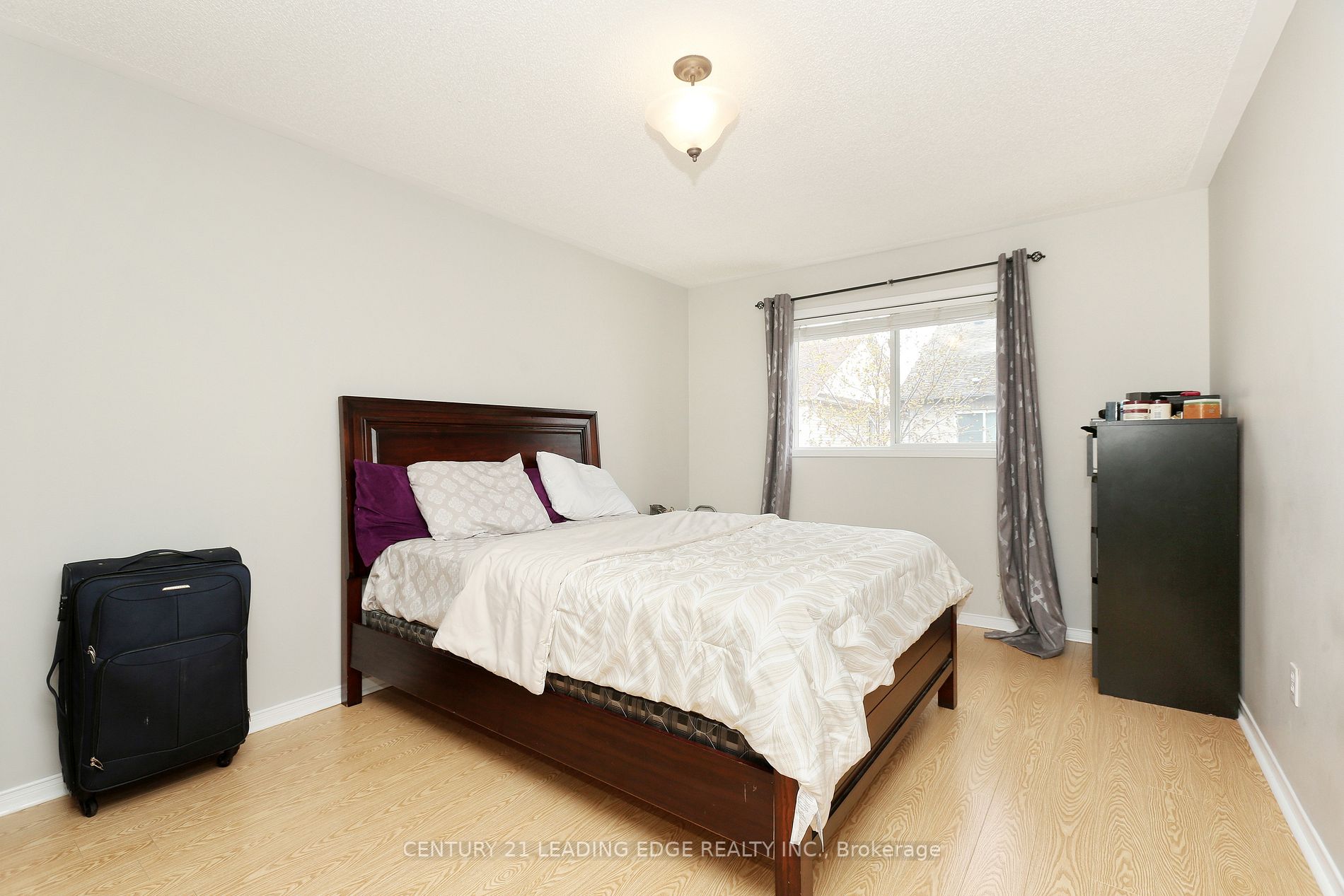 121 Livingston Rd