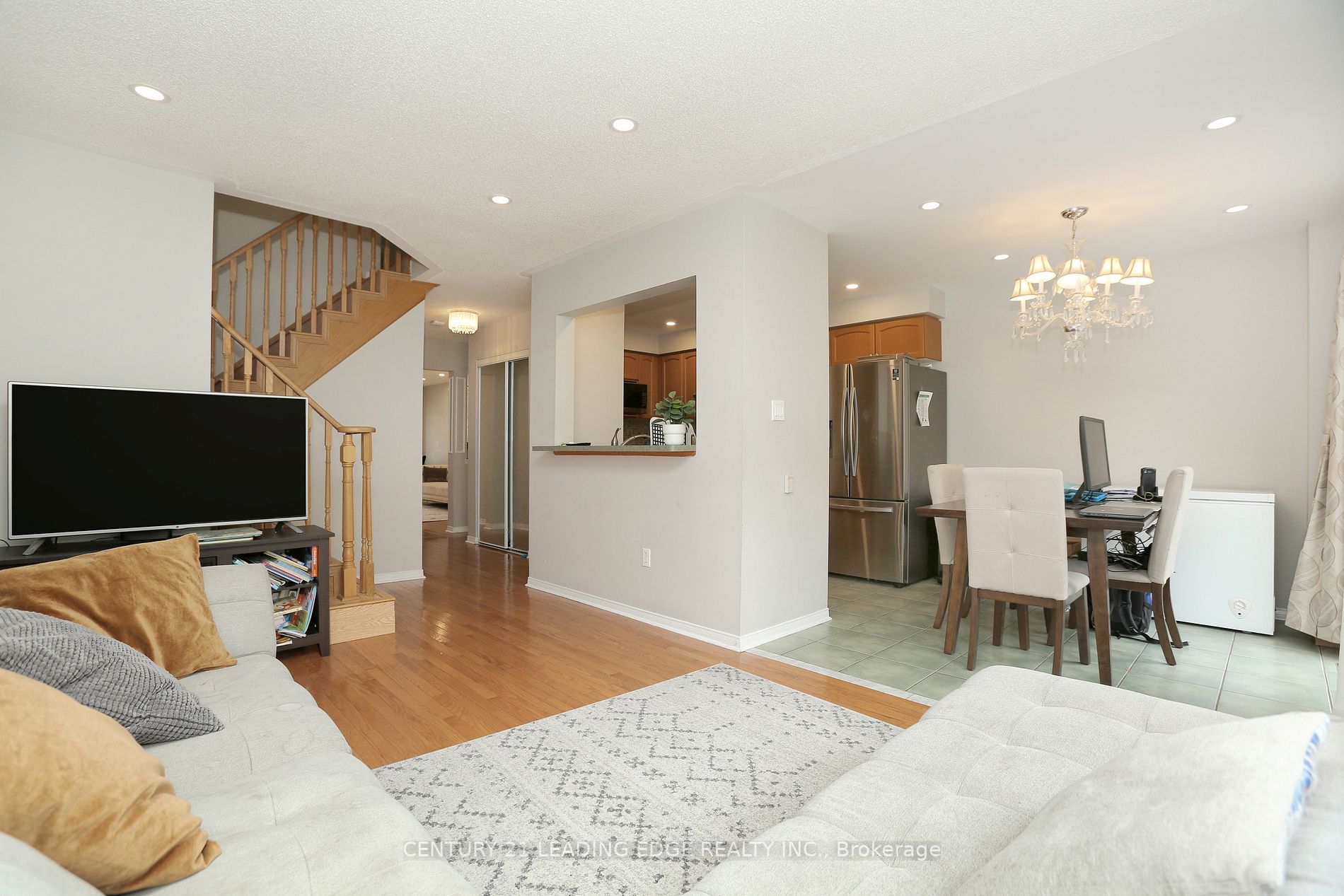 121 Livingston Rd