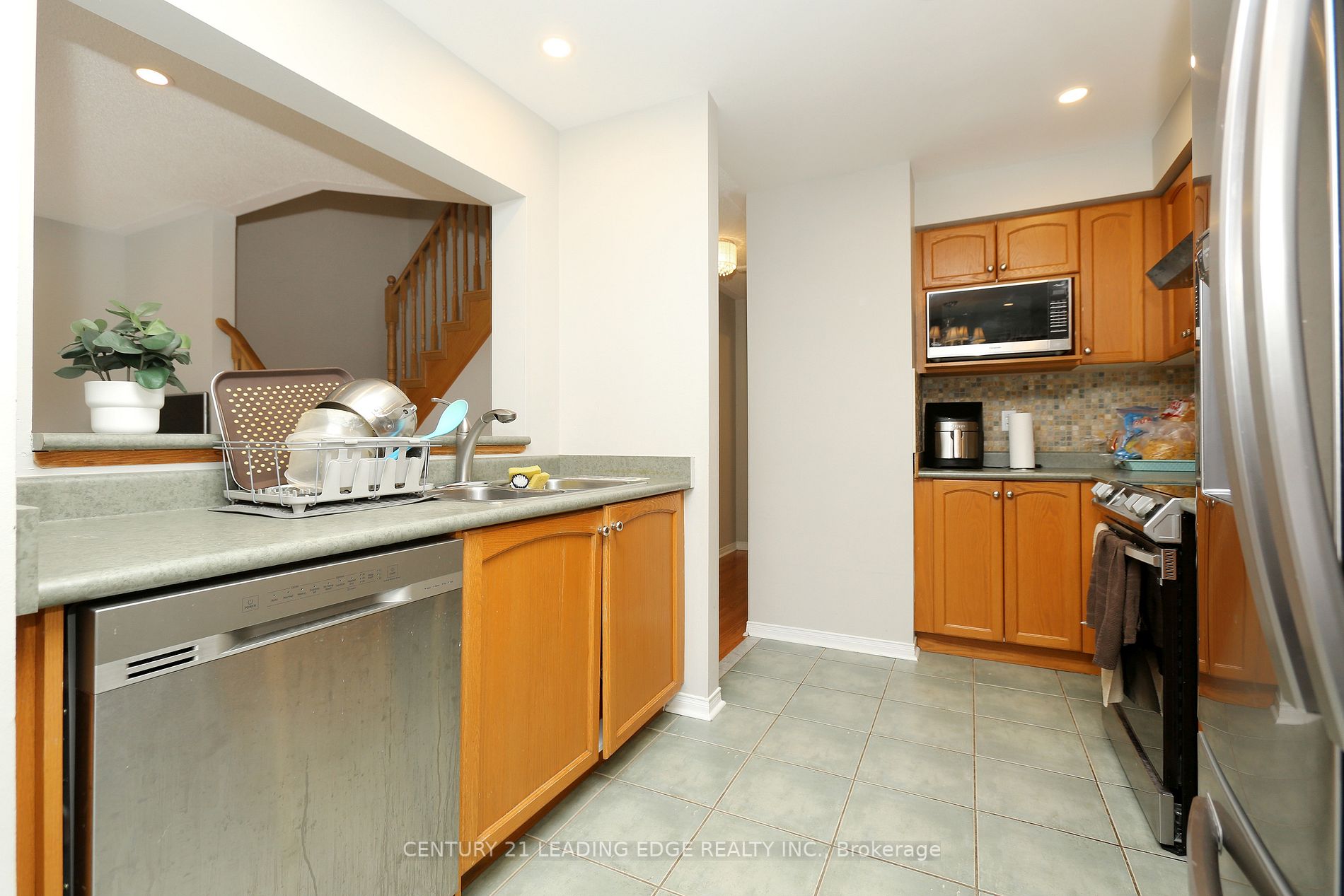 121 Livingston Rd