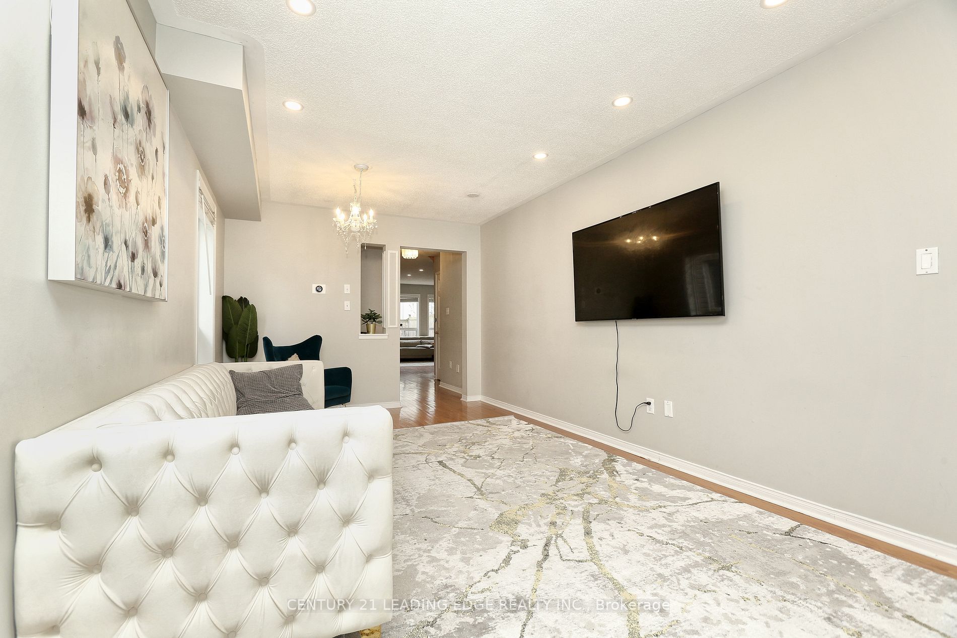 121 Livingston Rd