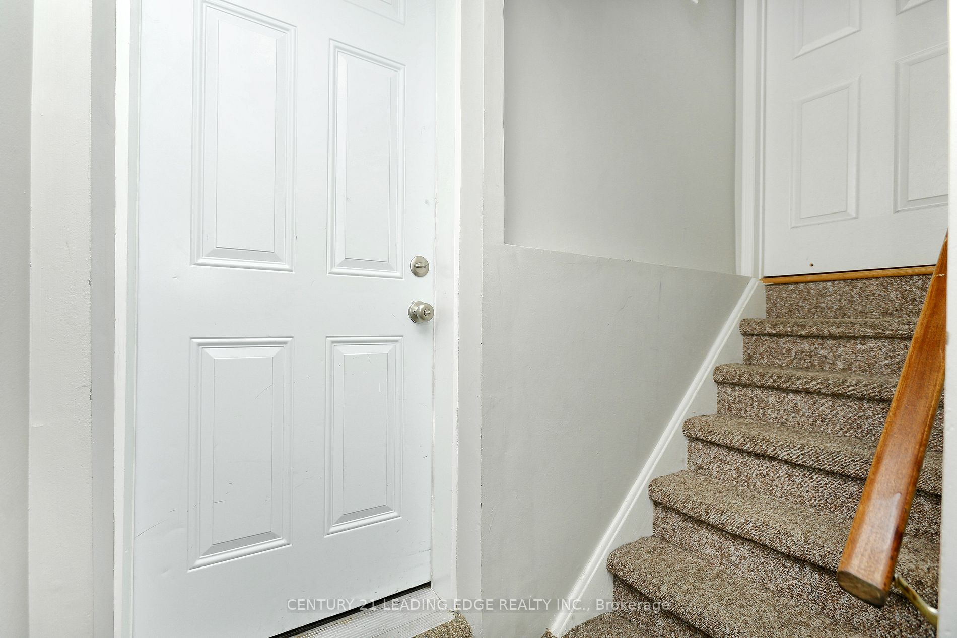 121 Livingston Rd