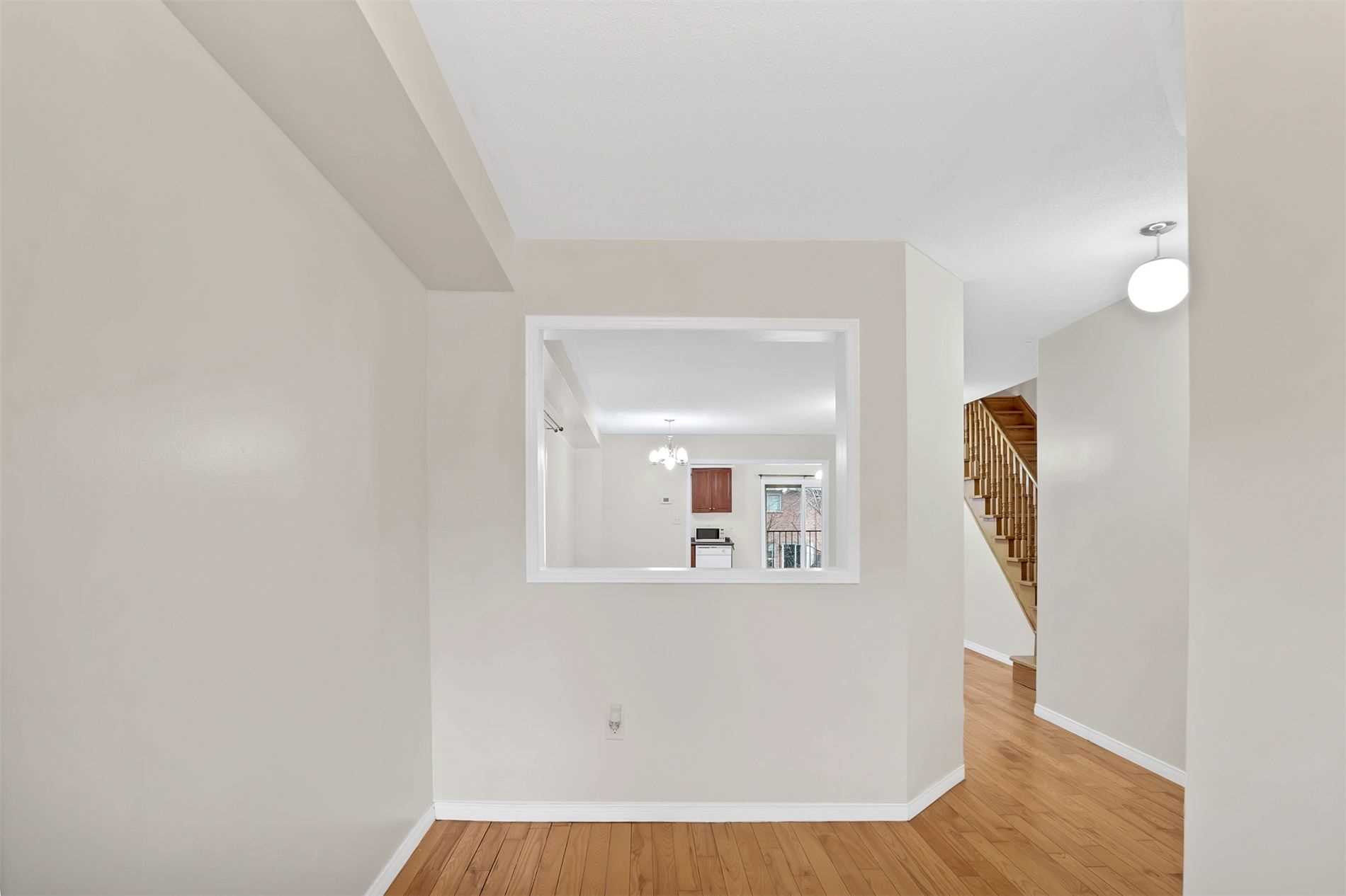 Listing W5915805 - Large Photo # 3