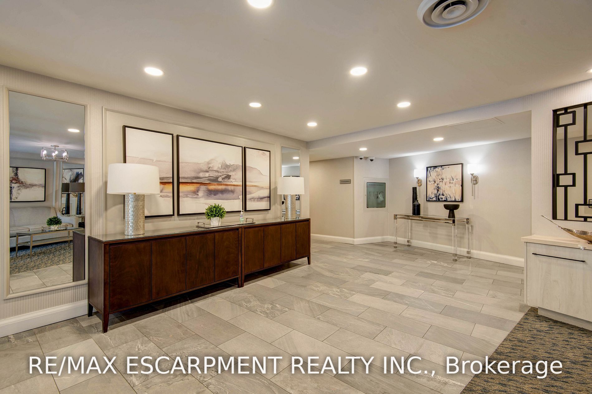 1230 Marlborough Court, #204