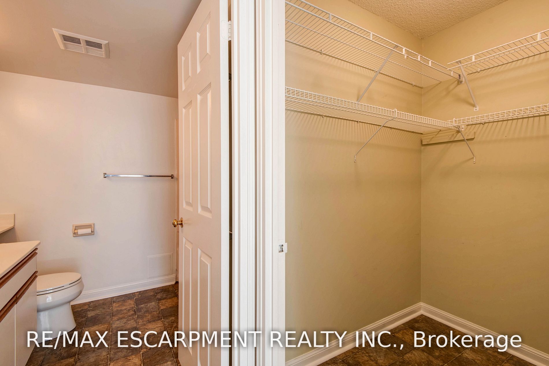 1230 Marlborough Court, #204