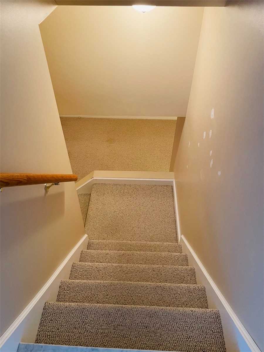 8 Prescott Drive