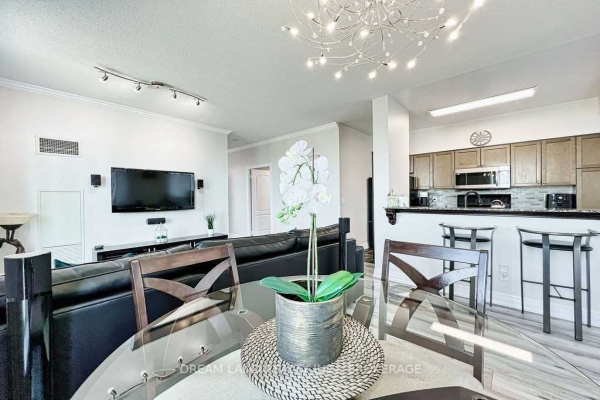 2119 Lake Shore Blvd W, Toronto