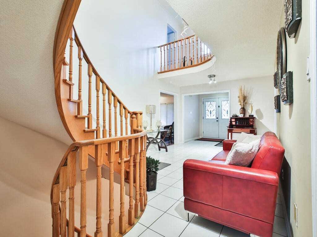 Listing W5917155 - Large Photo # 4