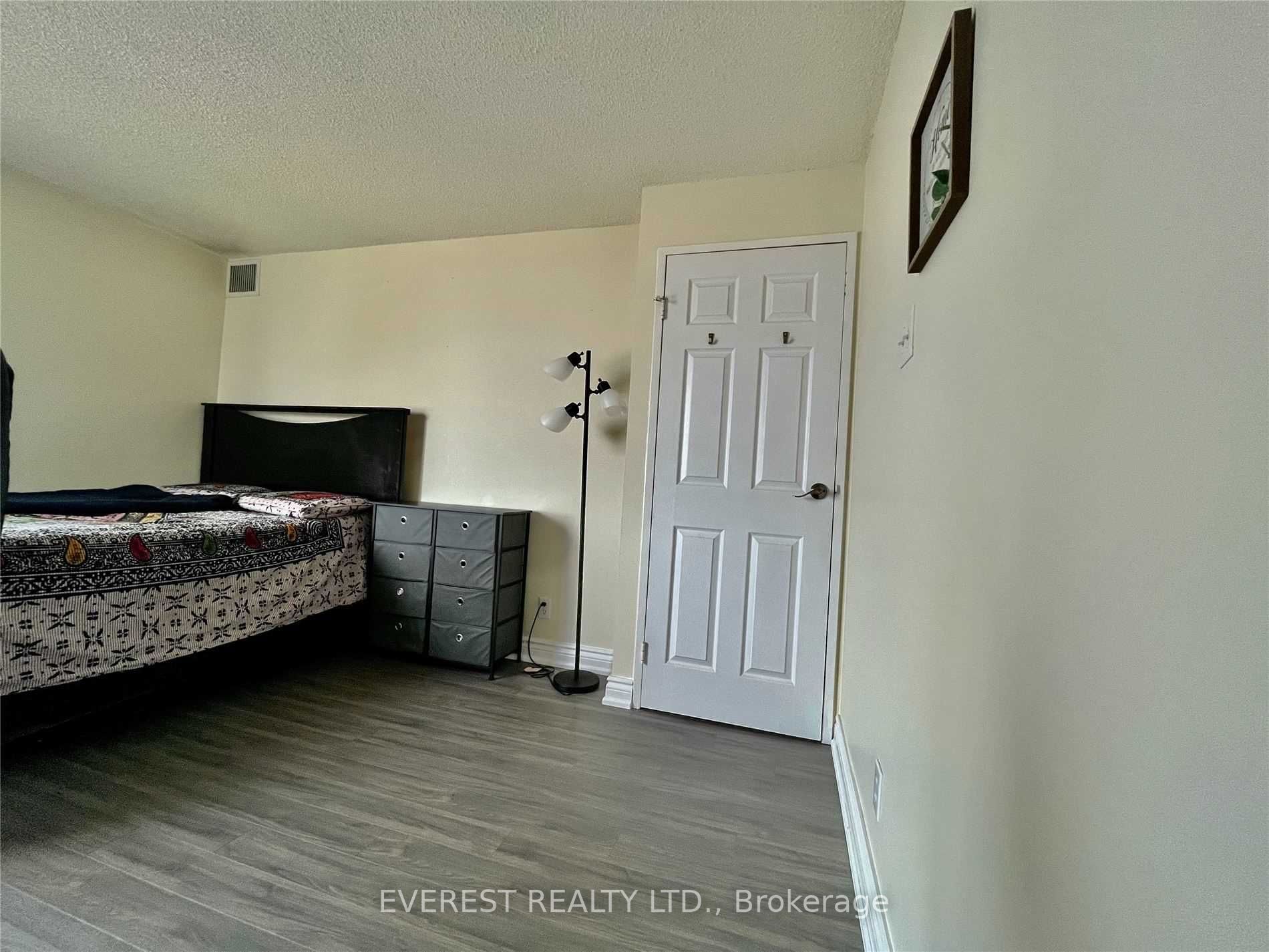 Listing W5917492 - Large Photo # 12