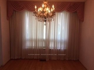 92 Silverstone Dr