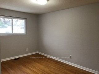 92 Silverstone Dr