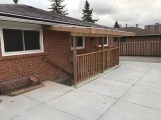 92 Silverstone Dr