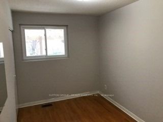 92 Silverstone Dr