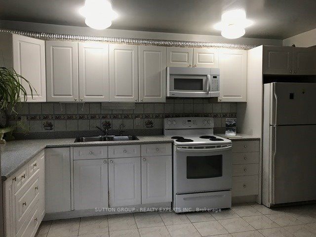 92 Silverstone Dr