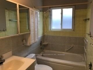 92 Silverstone Dr