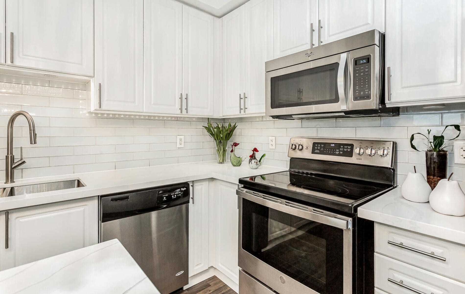 3563 Lake Shore Blvd W, #502