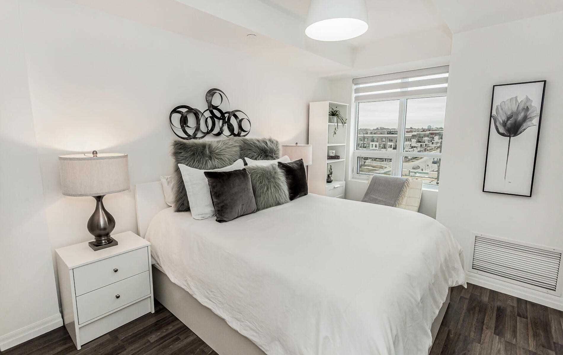 3563 Lake Shore Blvd W, #502