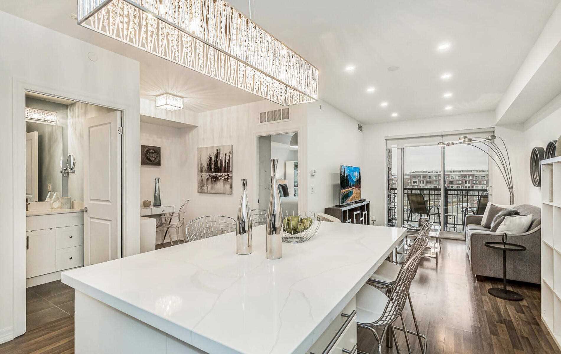 3563 Lake Shore Blvd W, #502