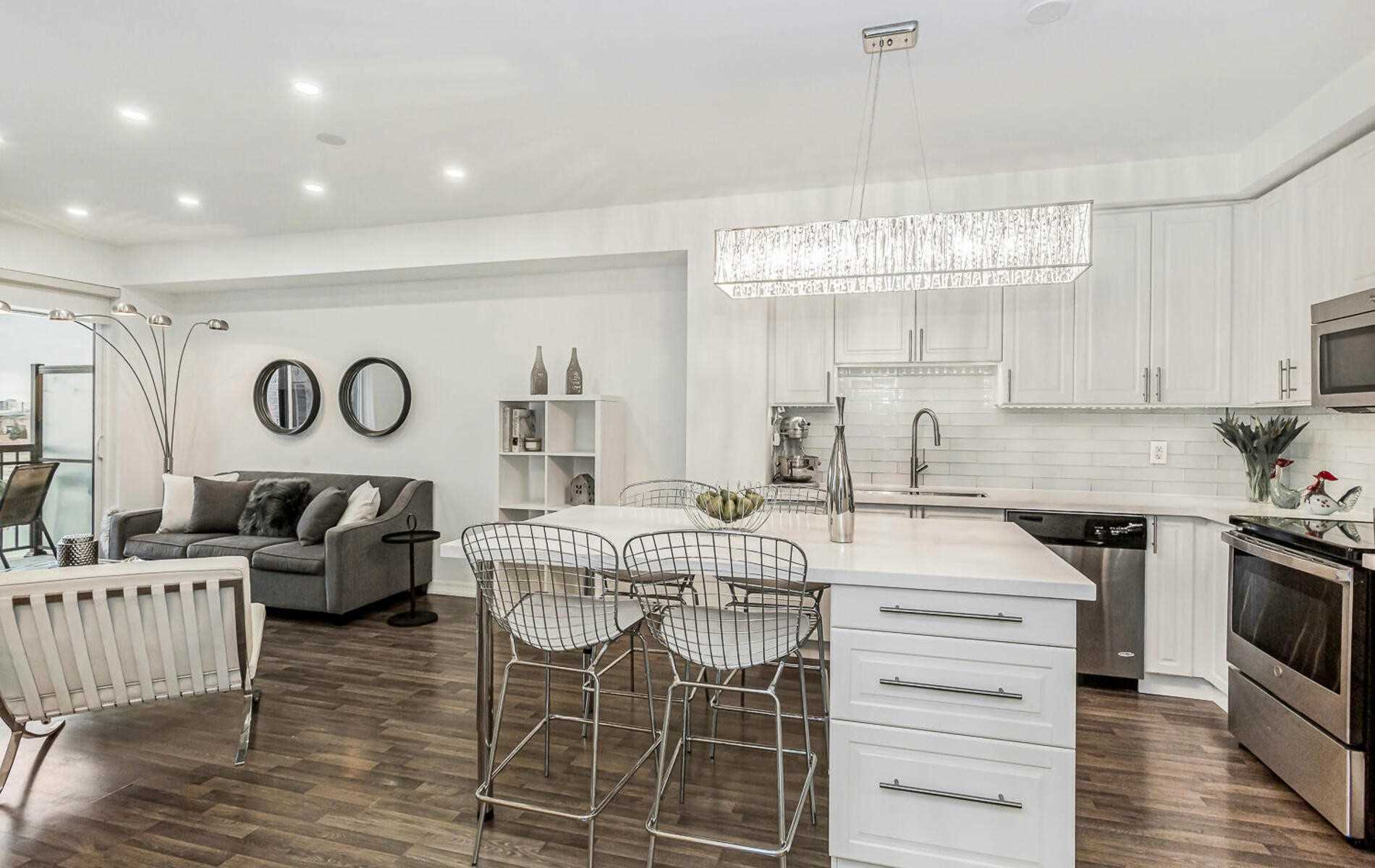 3563 Lake Shore Blvd W, #502