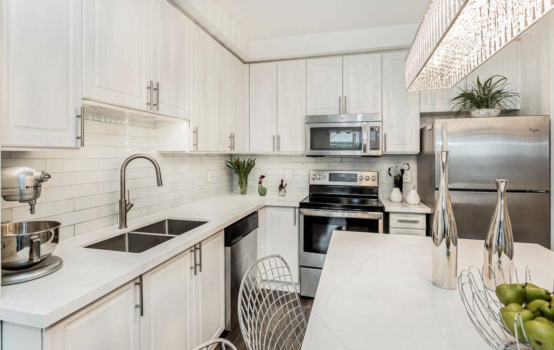 3563 Lake Shore Blvd W, #502