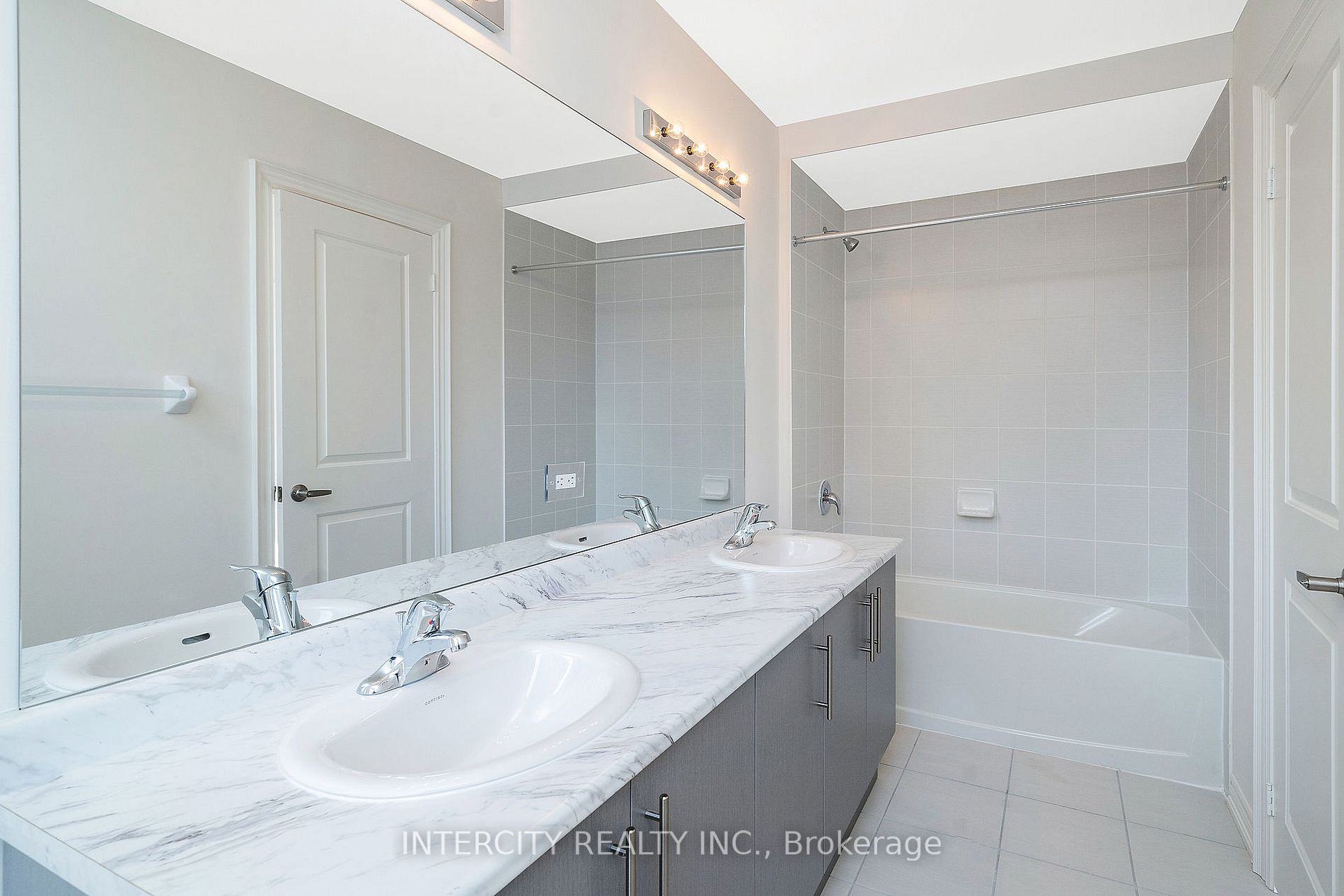 12 Queenpost Dr, #38