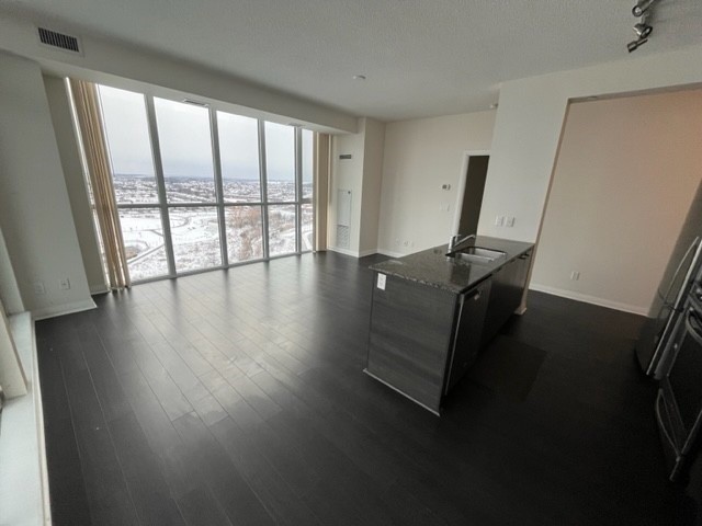 75 Eglinton Avenue W, #1504
