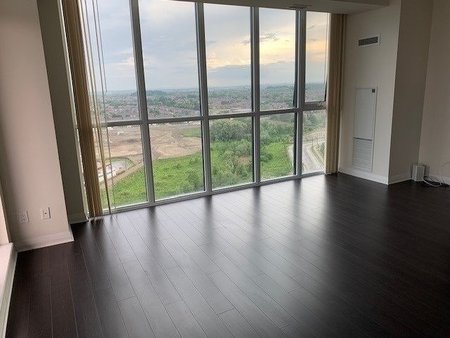 75 Eglinton Avenue W, #1504