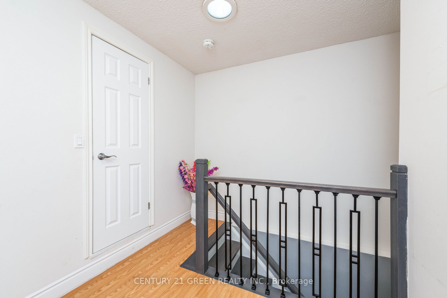 155 Kingswood Dr