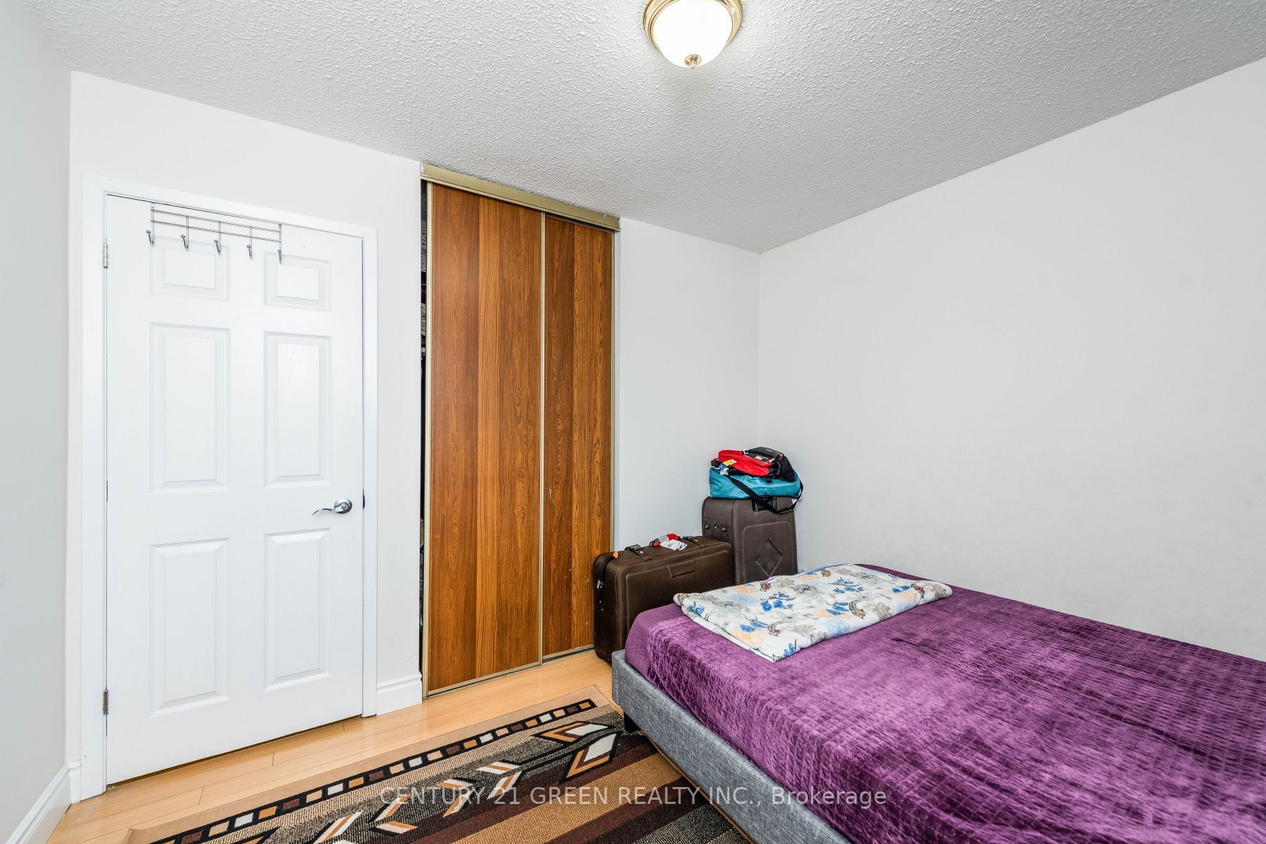 155 Kingswood Dr