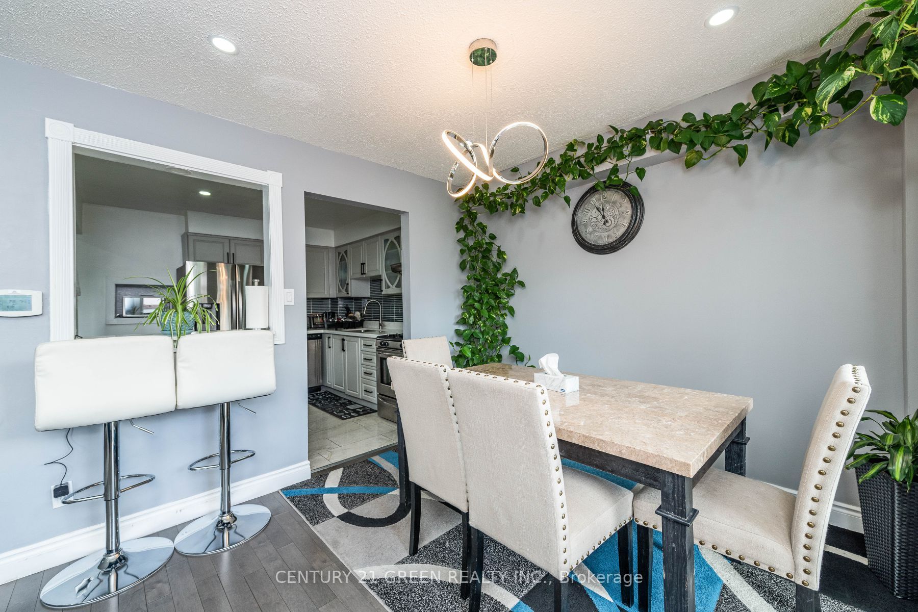 155 Kingswood Dr