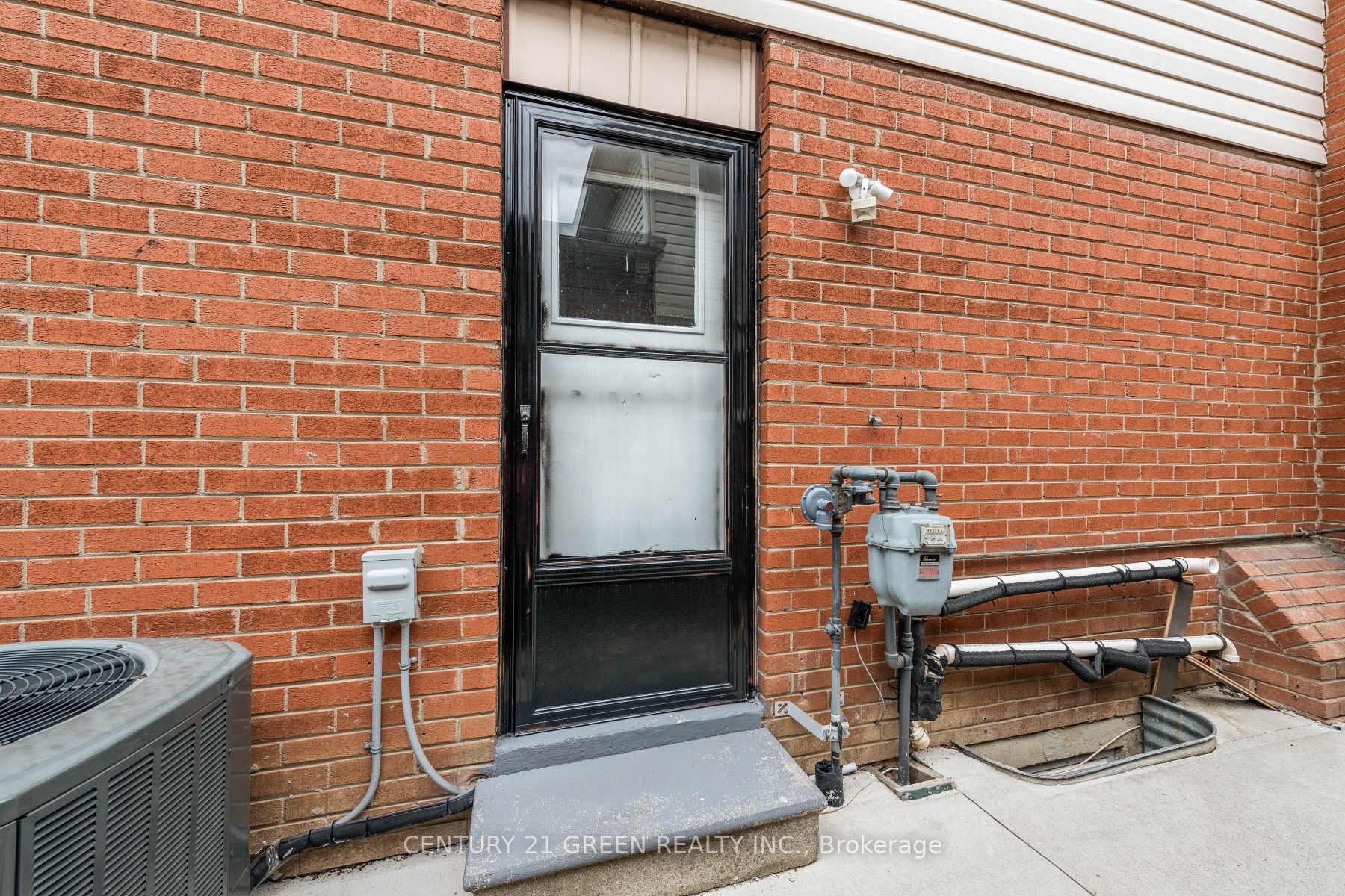155 Kingswood Dr