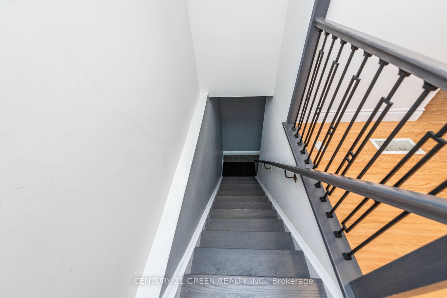 155 Kingswood Dr