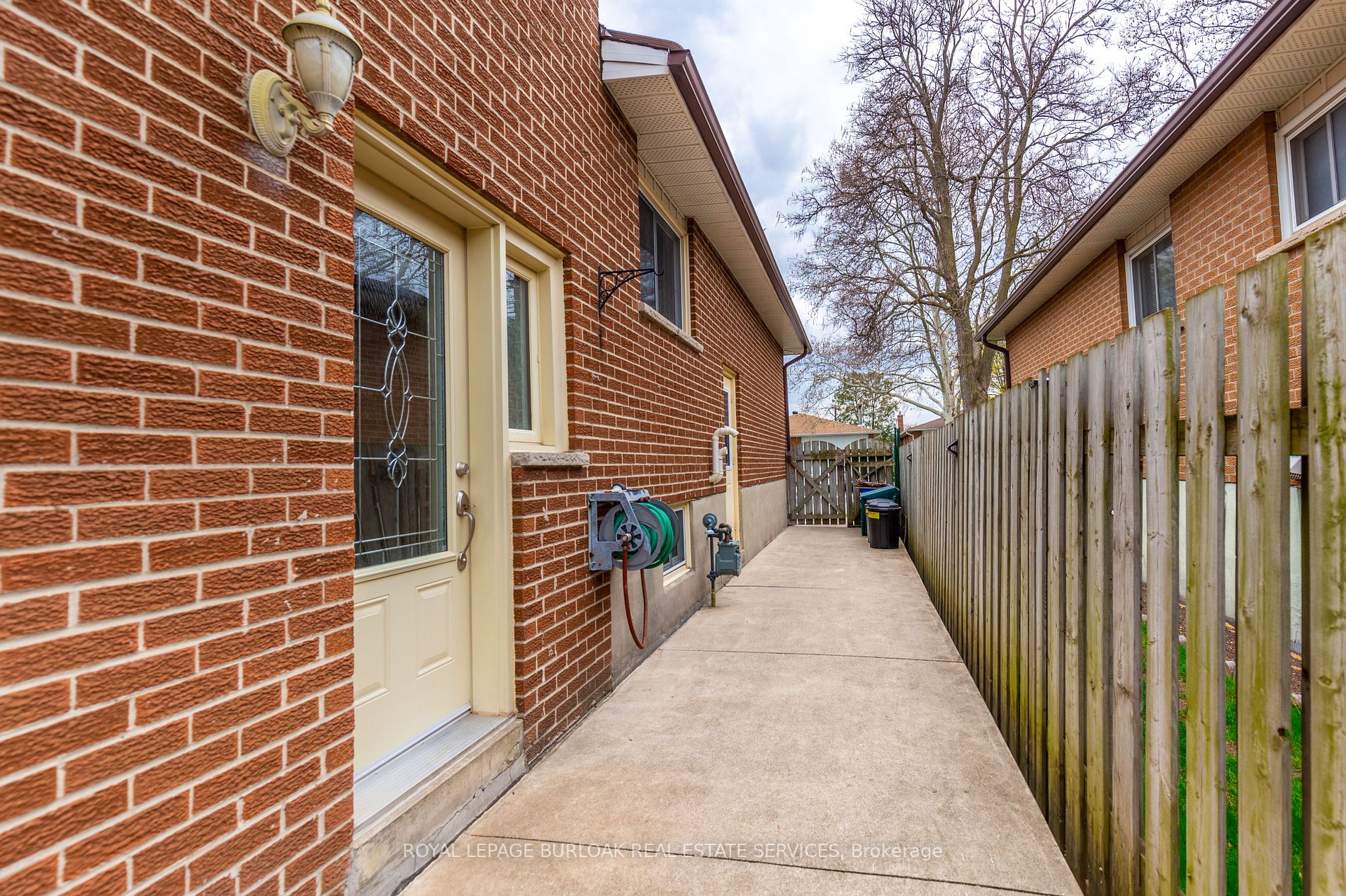 1141 Dowland Crescent
