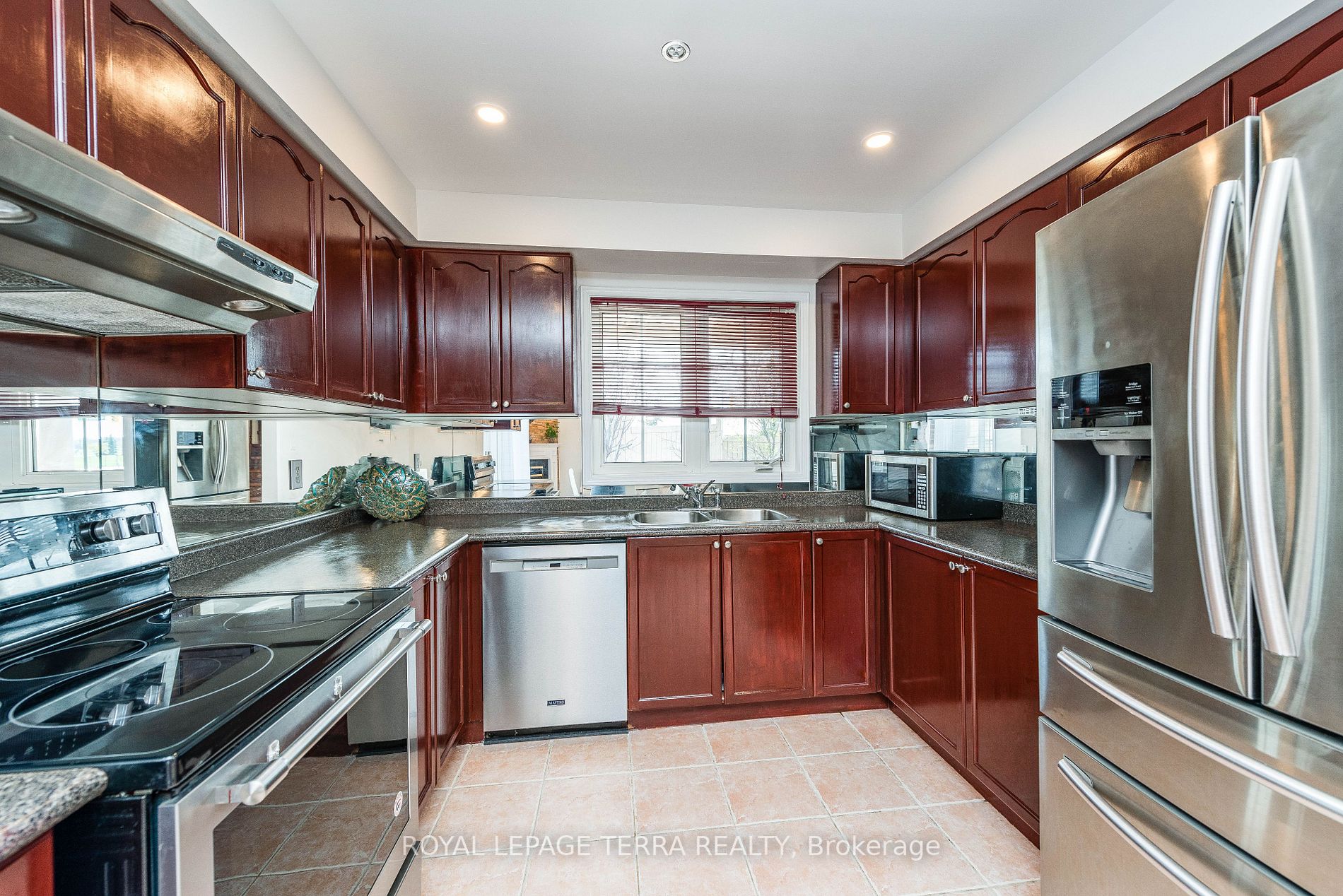 1 Mccrimmon Dr W