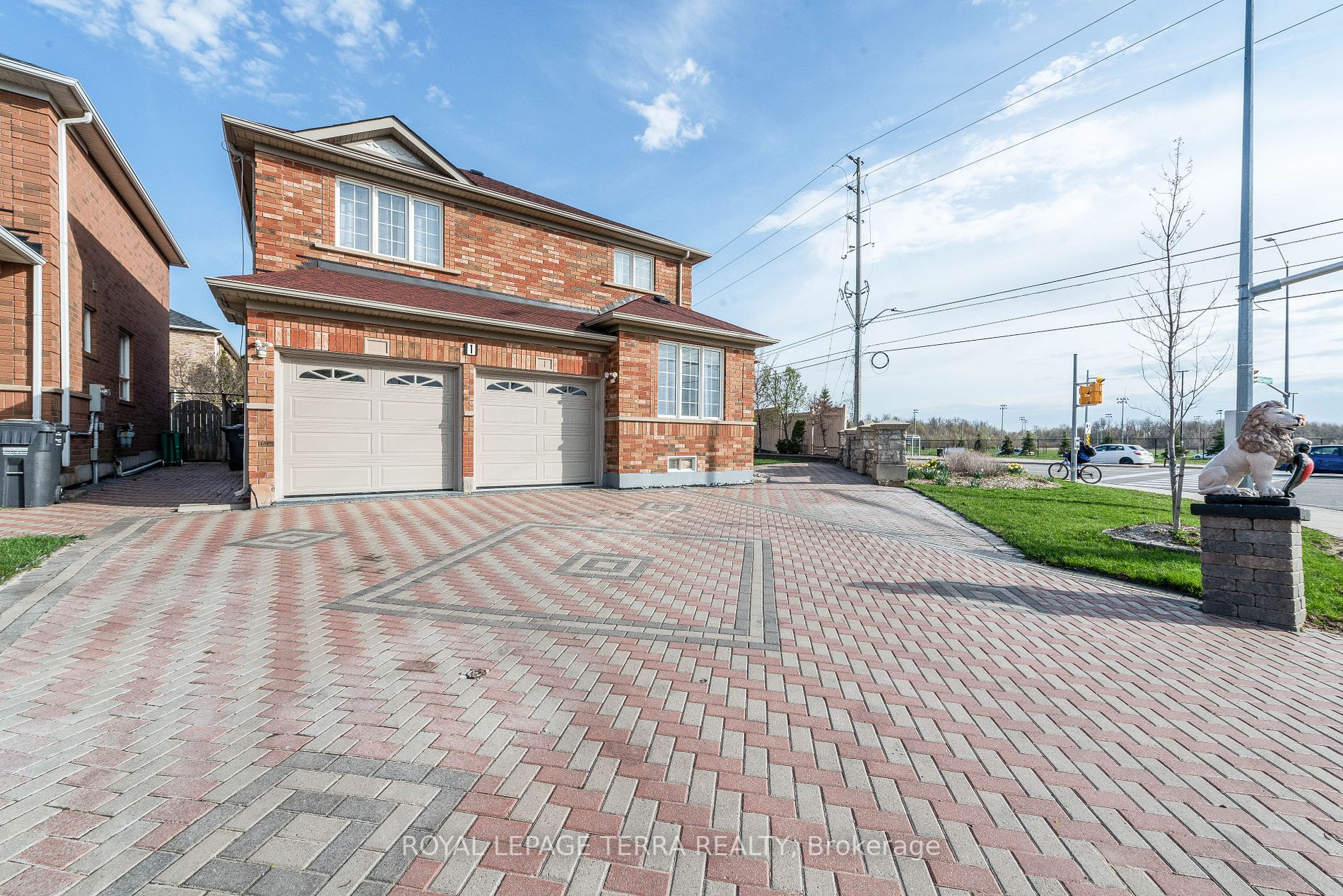 1 Mccrimmon Dr W