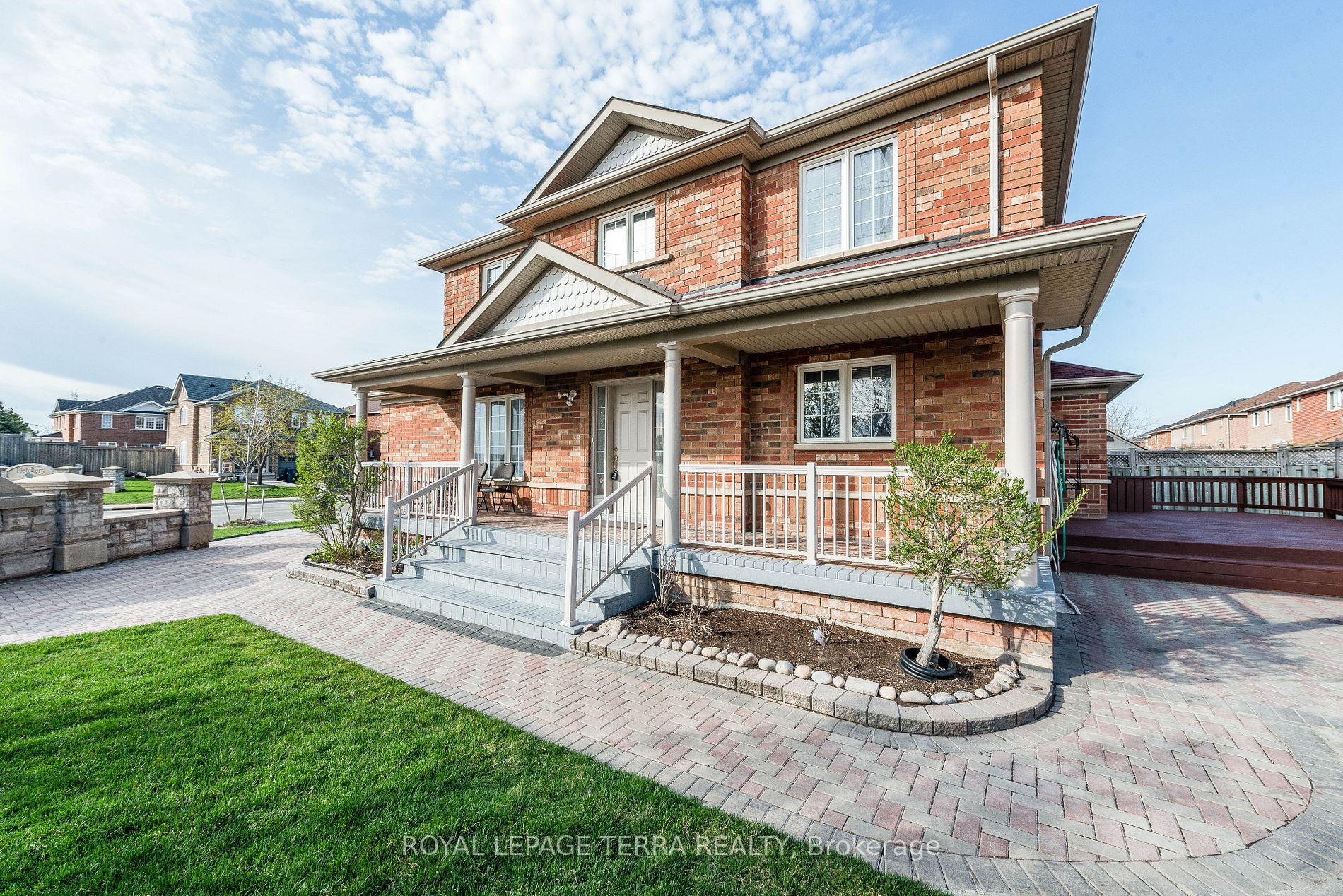 1 Mccrimmon Dr W