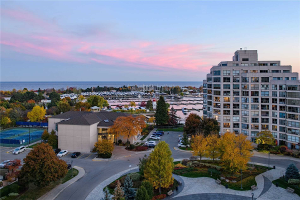 2261 Lake Shore Blvd W, Toronto