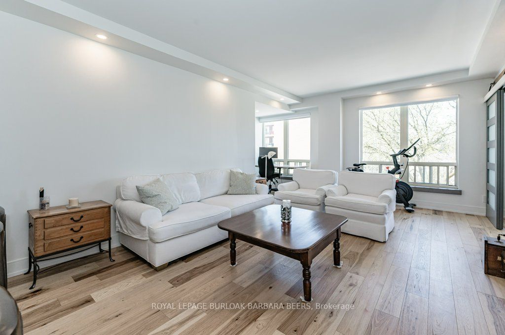 Listing W5921000 - Large Photo # 12
