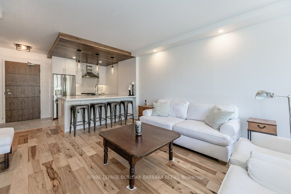 Listing W5921000 - Large Photo # 13