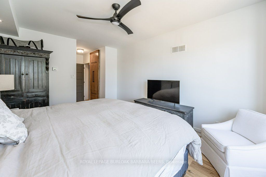 Listing W5921000 - Large Photo # 31