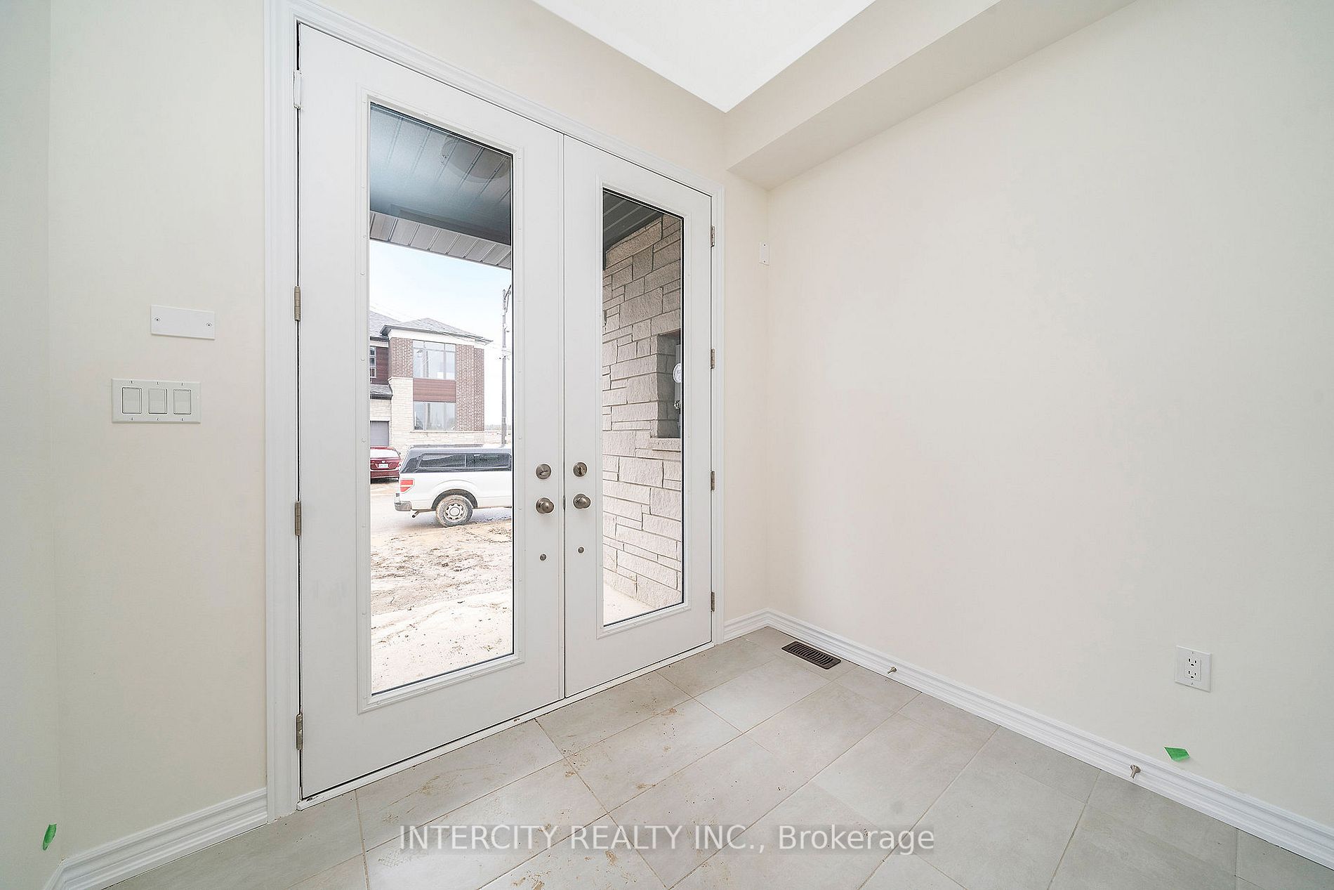 Listing W5921128 - Large Photo # 3