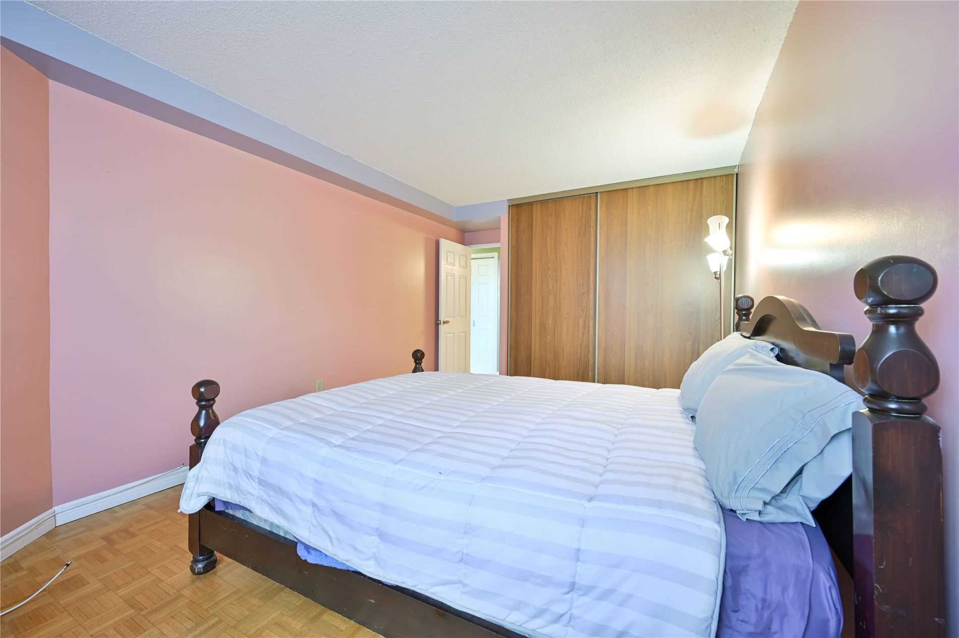 Listing W5921377 - Large Photo # 15