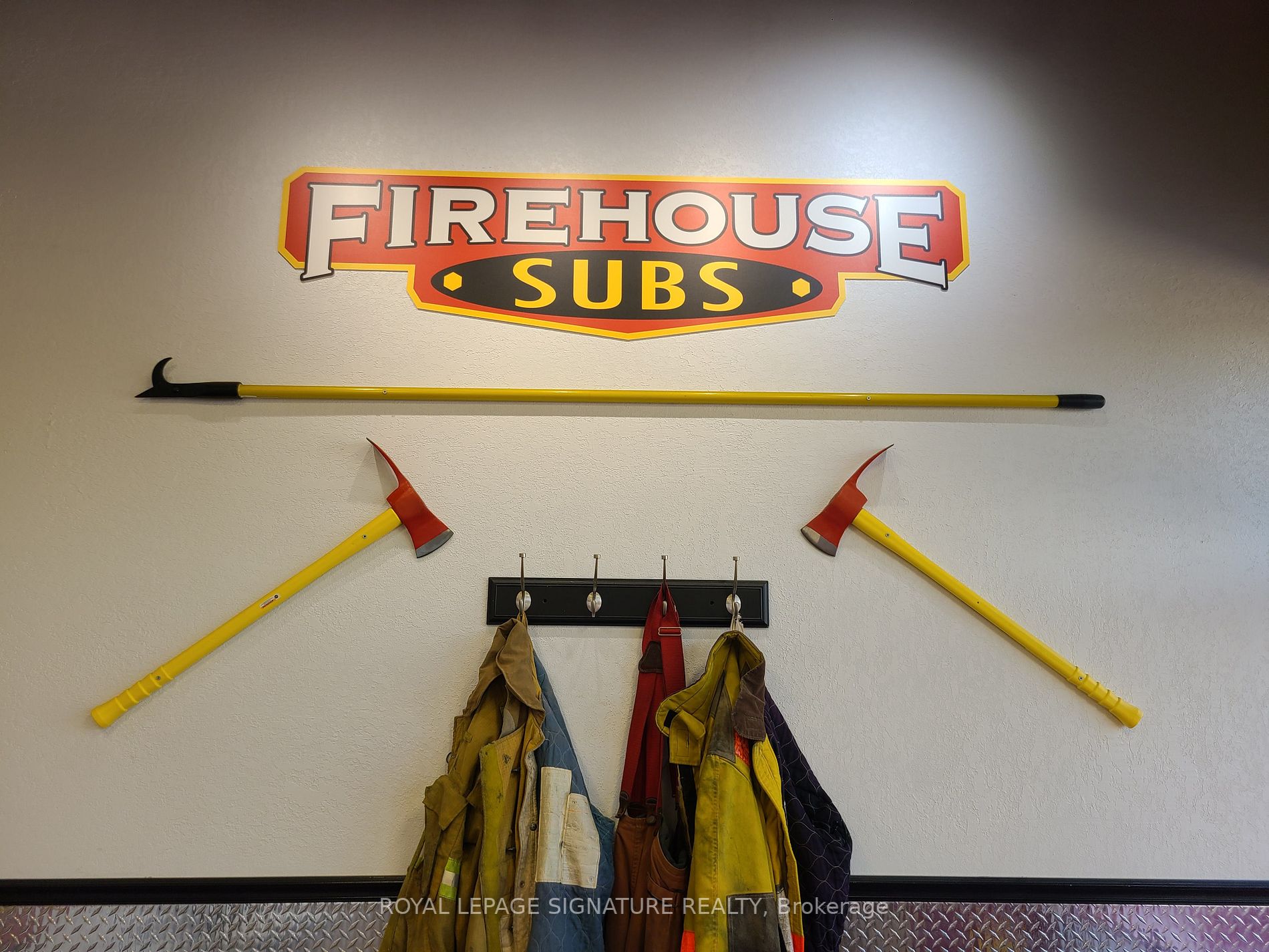 230 North Service Rd W