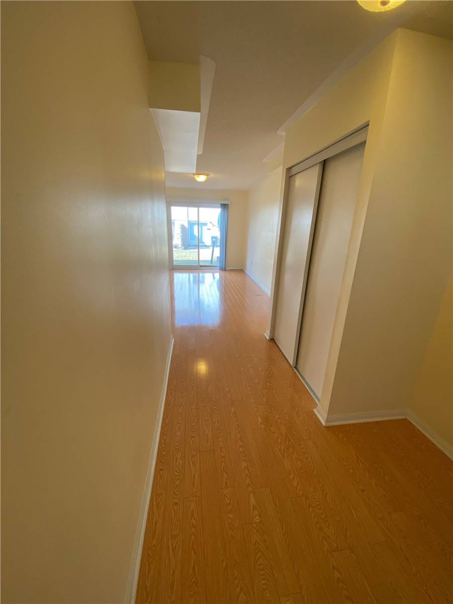 Listing W5921433 - Large Photo # 3