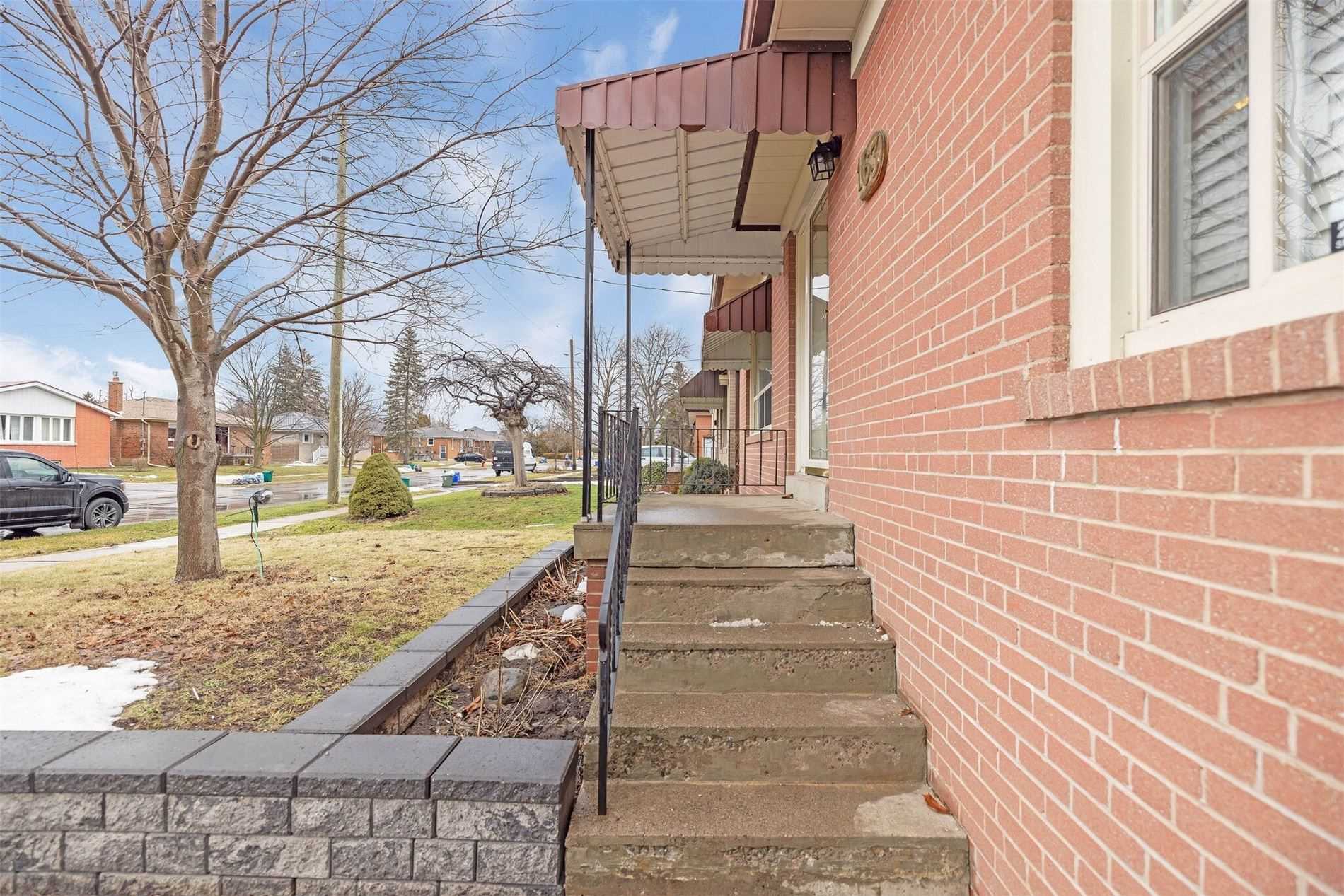 163 Prince Charles Dr