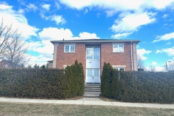 301 Mohawk St, Oakville