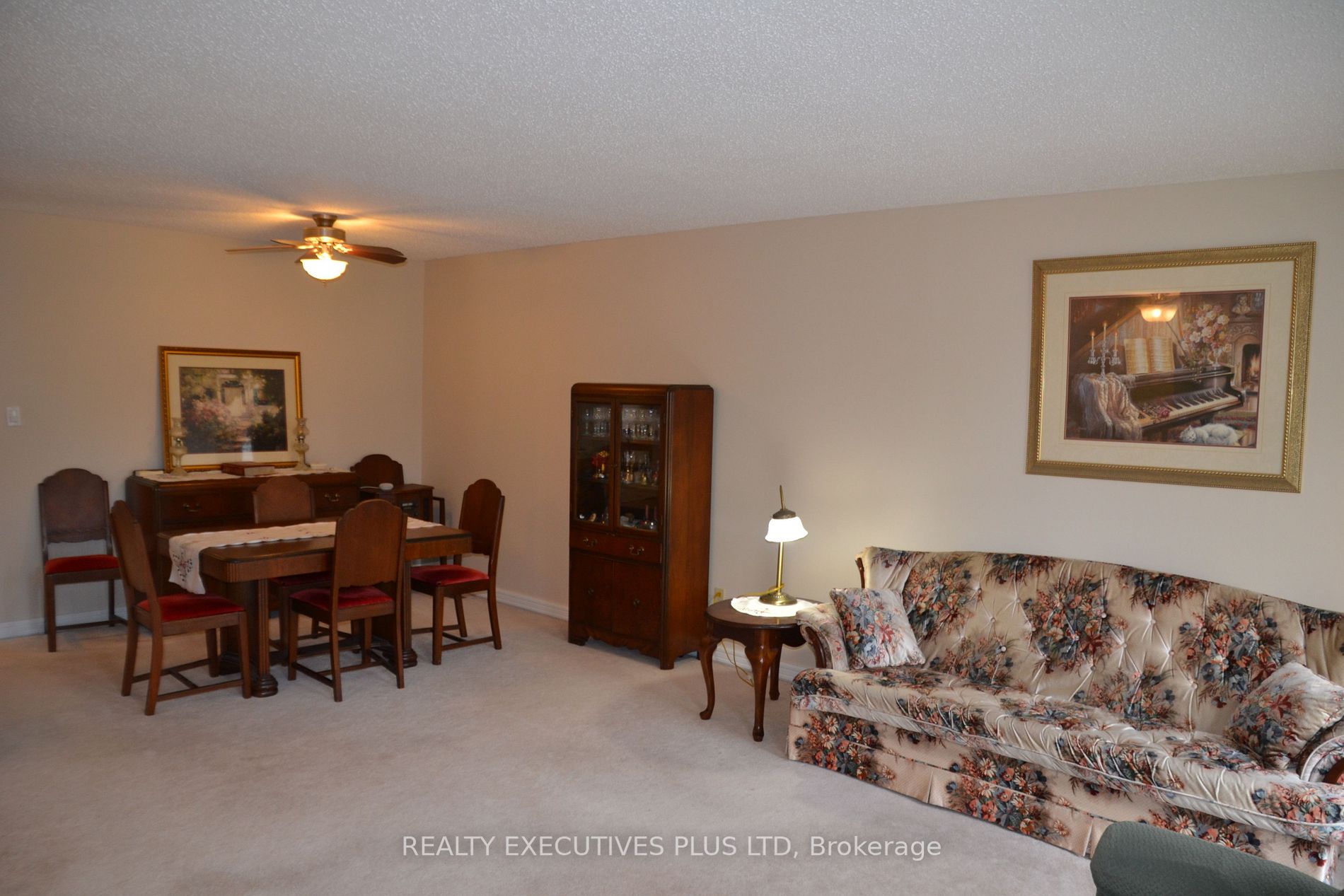 3015 Sandlewood Crt W
