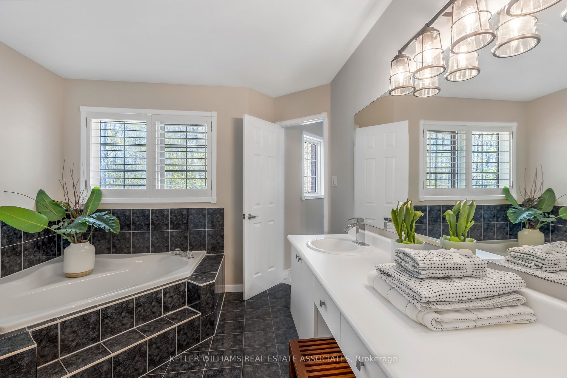 479 Turnberry Cres
