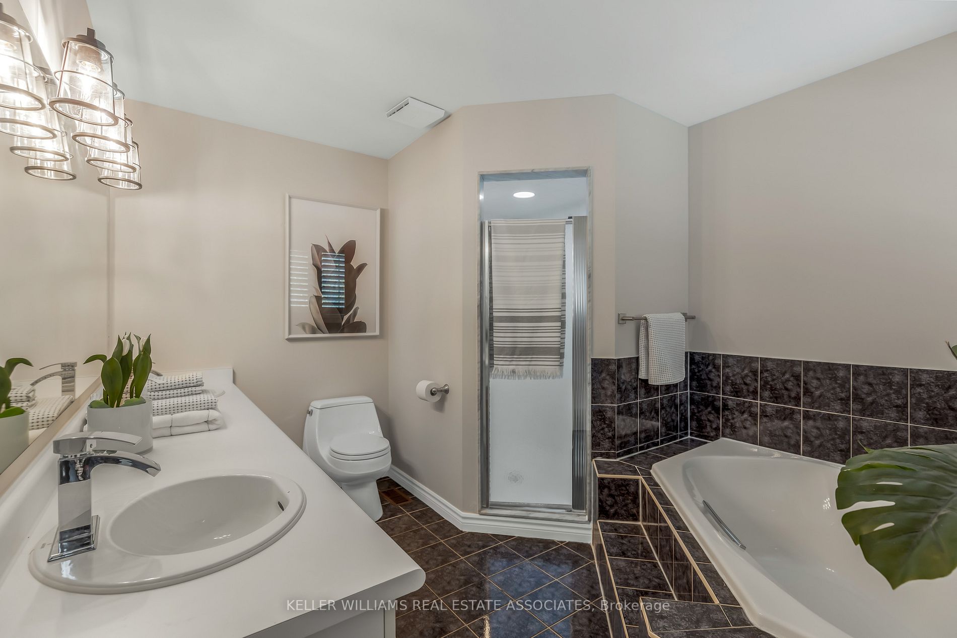 479 Turnberry Cres